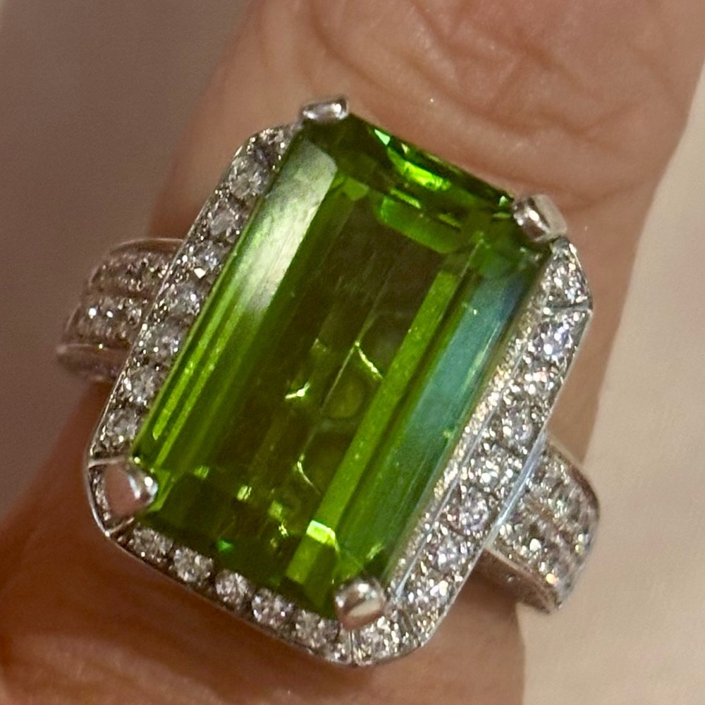 Diamonique Elegant Silver and Green Gemstone Cocktail Ring